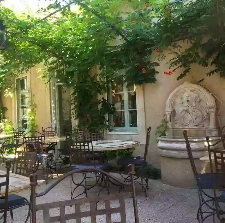 Adresse - Horaires - Téléphone - Maison de la Tour - Restaurant Avignon - Restaurant original Avignon